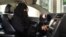 Perempuan mengendarai mobilnya di Arab Saudi. (Foto: Dok)