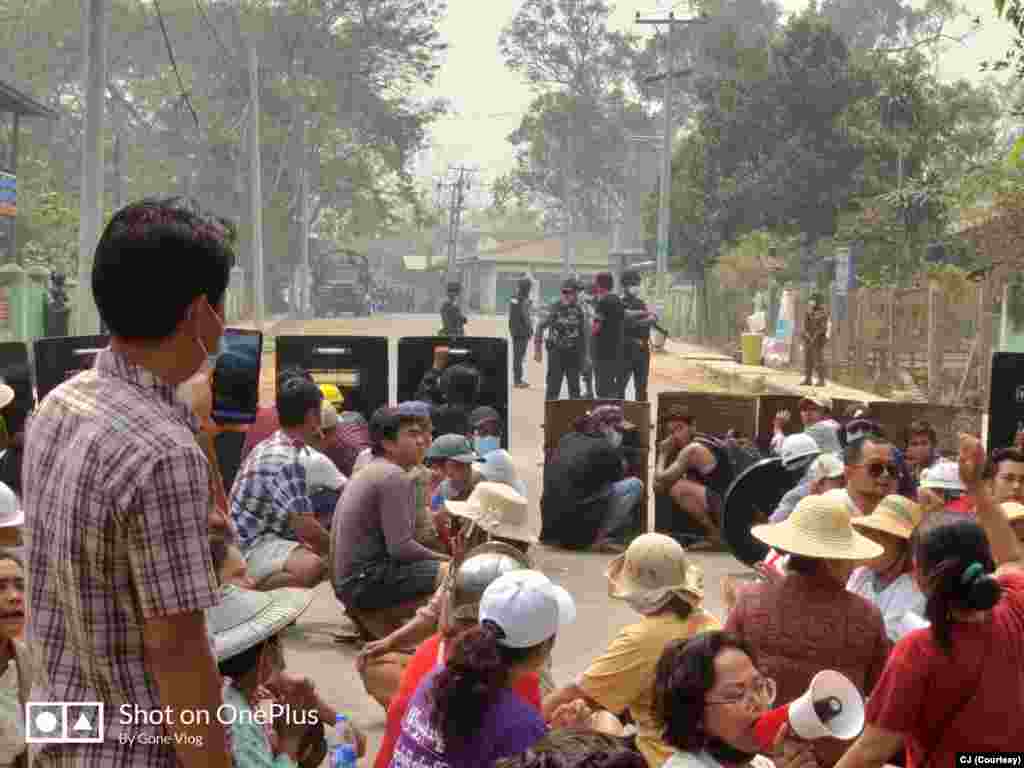 မတျလ ၂၅ ရကျနေ့ တမူးမွို့နယျရဲ့ သပိတျစဈကွောငျး မွငျကှငျး။ (ဓာတျပုံ - CJ- မတျ ၂၅၊ ၂၀၂၁)