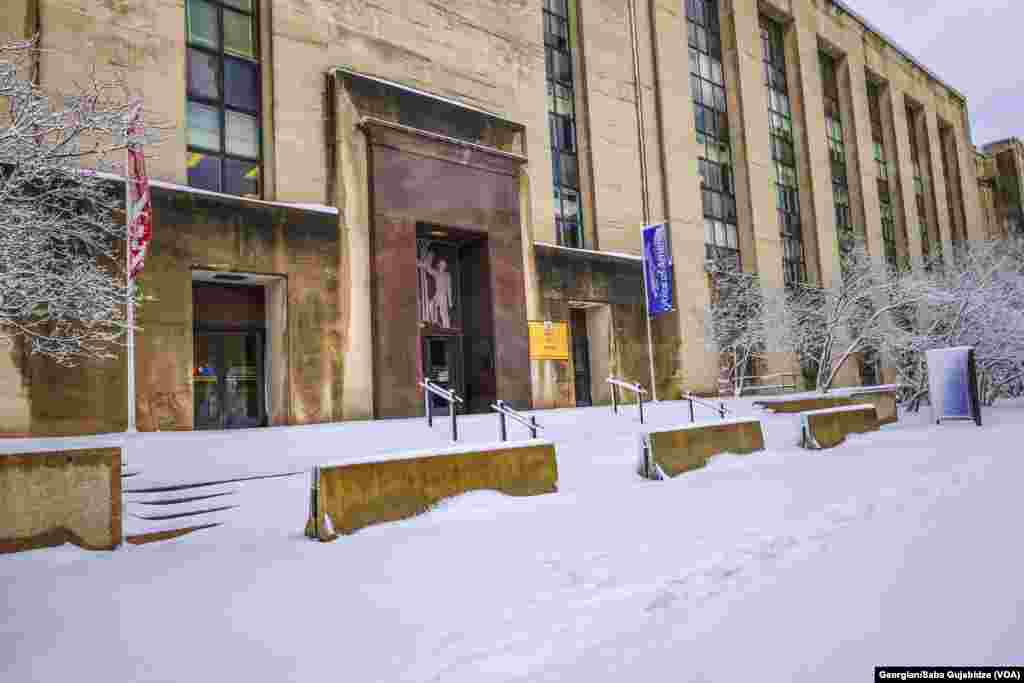 Snow in Washington D.C. - Jan 3.2022 / Voice of America