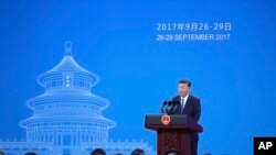 Presiden Xi Jinping berbicara dalam Sidang Umum Interpol ke-86 di Beijing, 26 September 2017.