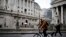 Trụ sở Ngân hàng Anh tại London mùa COVID.
