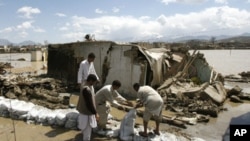 Nước lụt đã phá hủy 1000 căn nhà ở Pakistan