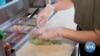 VOA英语视频: 华盛顿特区餐车特色多 餐馆担心利润遭蚕食