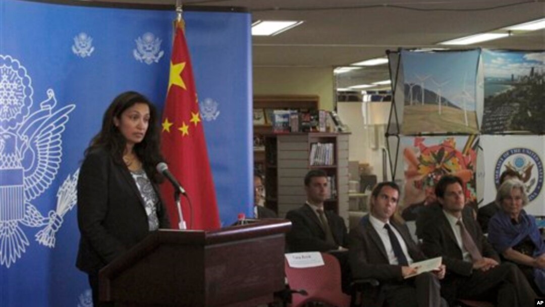 Pejabat sementara Wakil Menteri Luar Negeri AS Uzra Zeya berbicara pada wartawan usai mengadakan dialog dengan pemerintah China (2/8).