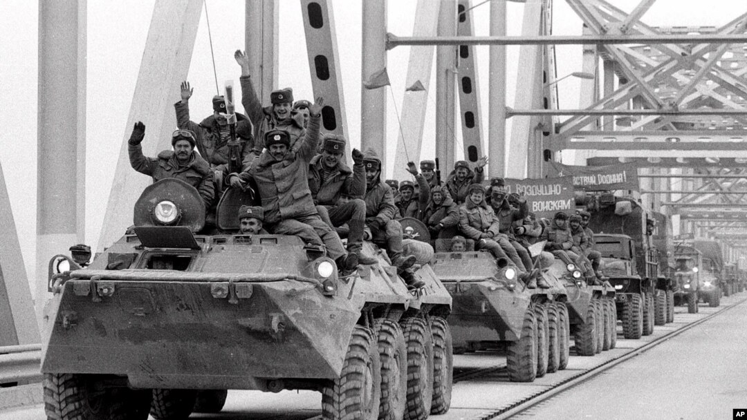 Sovet qo'shinlari Afg'onistonni tark etmoqda, 15-fevral, 1989-yil