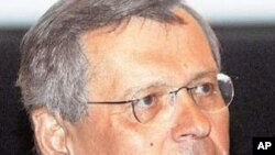 Υπέρ απολύσεων στο δημόσιο ο Στέφανος Μάνος