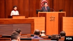 香港特首林鄭月娥出席立法會質詢時間。(美國之音湯惠芸)