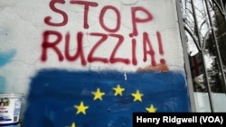 Prozapadni, antiruski grafiti mogu se vidjeti na ulicama Tbilisija, u Gruziji, 11. oktobra 2024. godine, uoči izbora 26. oktobra.