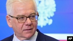 Jacek Czaputowicz, ministre polonais des Affaires étrangères, à une conférence de presse à Varsovie en Pologne, le 9 février 2018.