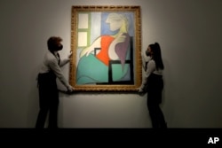 تابلو «زن نشسته» که پیکاسو آن را در ۱۹۳۲ کشید و بیش از یکصد میلیون دلار ارزش دارد.