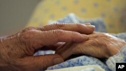 Οι ΗΠΑ διαθέτουν μεγαλύτερα ποσά σε έρευνες κατά της νόσου Αλτζχάιμερ