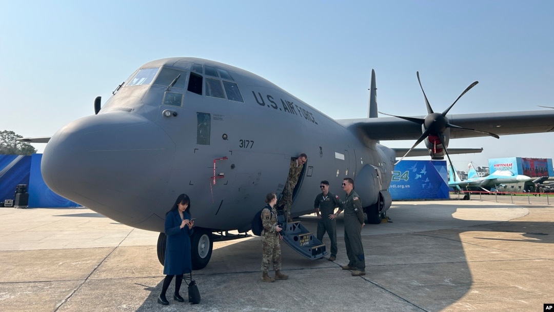 Máy bay quân sự do công ty Lockheed Martin của Hoa Kỳ sản xuất tại Triển lãm Quốc phòng Quốc tế ở Hà Nội, vào ngày 19/12/2024.