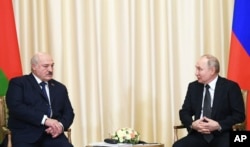 俄罗斯总统普京与白俄罗斯总统卢卡申科在莫斯科会谈。（2023年2月17日）