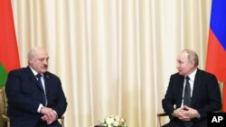 Встреча Александра Лукашенко (слева) и Владимира Путина в Ново-Огареве, Россия, 17 февраля 2023 г. 