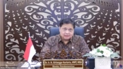 Menko Perekonomian Airlangga Hartarto mengatakan pemerintah akan terus menggenjot vaksinasi covid-19 di luar Jawa dan Bali yang masih banyak berada dalam level di bawah 50 persen. (VOA)