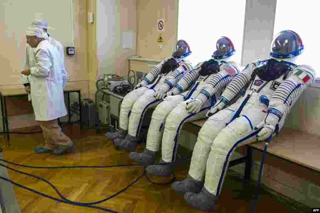 Space suits of NASA astronaut Randy Bresnik, ESA astronaut Paolo Nespoli and Russian cosmonaut commander Sergei Ryazansky are being tested at an assembling department of the Russian leased Kazakh Baikonur cosmodrom.