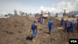 Umurwi CVR uriko urazura ibisigarira vy'abahambwe kivunga.