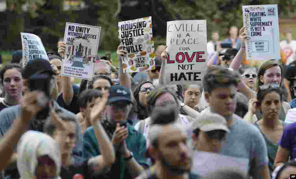 شارلٹس ول میں گزشتہ سال ہونے والے پرتشدد احتجاج کی یاد میں ہفتے کو مختلف تقریبات اور مظاہرے ہوئے۔