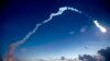Peluncuran Satelit Hiasi Langit dengan Cahaya yang Spektakuler