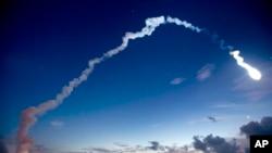 Roket United Launch Alliance Atlas V lepas landas dari Complex 41 di Pangkalan Udara Cape Canaveral, Rabu, 2 September 2015, di Cape Canaveral, Florida. 