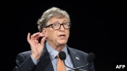 Bill Gates lors de la conférence du Fonds mondial de lutte contre le VIH, la tuberculose et le paludisme à Lyon en France le 10 octobre 2019.