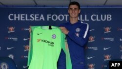 Kepa Arrizabalaga, le gardien de but de Chelsea lors de sa présentation, Angleterre, le 9 août 2018.