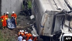 Kinë: Ekipet nxjerrin nga rrënojat e trenit një katër-vjeçar