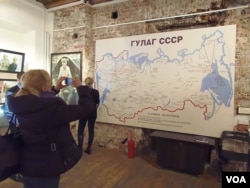 斯大林的古拉格集中营遍布苏联各地。莫斯科古拉格博物馆中的集中营分布图。（美国之音白桦拍摄）