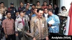 Gubernur DKI Jakarta Basuki Tjahaja Purnama (Ahok) di Balai Kota Jakarta. (Foto: VOA/Andylala)