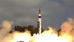 India berhasil meluncurkan Rudal Agni-V berjarak 5,000 kilometer dari Pulau Wheeler Island, India (19/4).