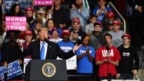 Tổng thống Mỹ Donald Trump phát biểu trong một cuộc tập hợp chính trị ở Charlotte, bang North Carolina, ngày 26 tháng 10, 2018.