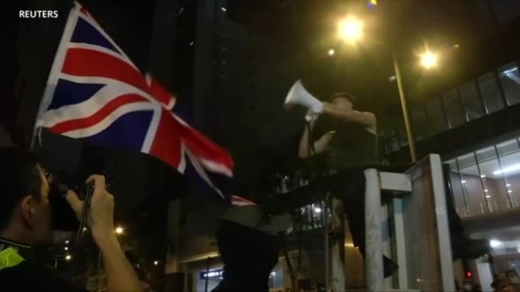 Кина ја обвини Британија поради поддршката за антивладините протести во Хонг Конг