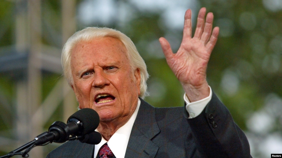 Penginjil Amerika Billy Graham saat memberikan khotbah di Flushing Meadows Park, New York, 25 Juni 2005. (Foto: dok).