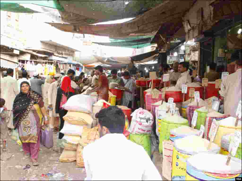 ماہ رمضان کی آمد سے قبل شہری تیاریوں میں مصروف، بازاروں میں بے انتہا رش