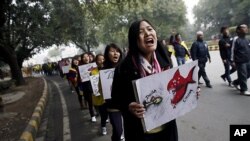 지난 17일 뉴델리에서 열린 인도-중국 국경회담 당시 '티베트 해방'을 요구하는 티베트 시위대 (자료사진)