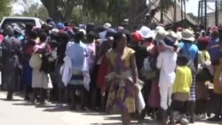 Crowd Gathers in Mugabe's Rural Home in Kutama Awaiting His Arrival