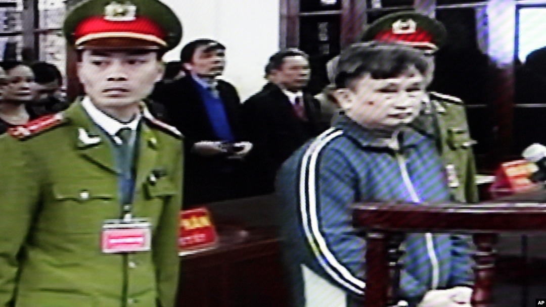 Tran Anh Kim (kanan), seorang pembangkang Vietnam yang baru-baru ini dibebaskan (foto: dok).