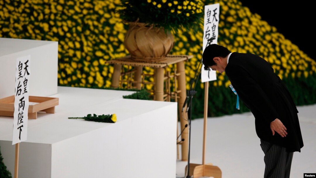 PM Jepang Shinzo Abe memicu kemarahan di Korea Selatan dan China karena mengunjungi kuil Yasukuni, yang menjadi makam tentara Jepang korban Perang Dunia II (foto: dok).