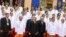 Cambodian King Norodom Sihamoni (in middle) in group photo with ruling members of National Assembly on first session. (Photo: VOA Khmer)