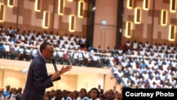 Perezida Paul Kagame mu muhango wo gusoza itorero ry'abanyeshuli biga mu mashuli makuru na za Kaminuza mu Rwanda