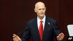 El gobernador de Florida, Rick Scott, dice que el Congreso de EE.UU. debe proteger a los inmigrantes traídos ilegalmente cuando eran niños.
