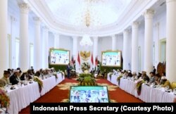 19 ulama Afghanistan, 17 ulama Pakistan, dan 17 ulama Indonesia dari berbagai kelompok hadiri Konferensi Ulama Trilateral di Istana Kepresidenan Bogor, hari Jumat (11/5) (Courtesy: Indonesian Press Secretary)