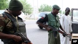 Jami'an tsaro suke sintiri a birnin Maiduguri.