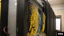 While two dozen states have municipal broadband bans in place, a few are starting to repeal them. (T.Krug/VOA)