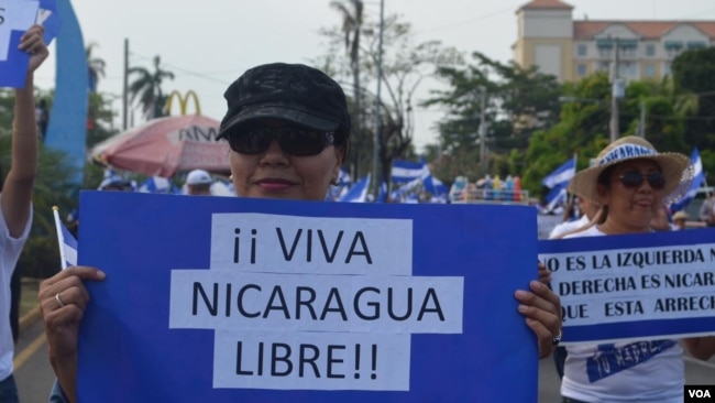 Nicaraguenses marcharon en contra del gobierno de Daniel Ortega, en Managua, el 9 de mayo de 2018.