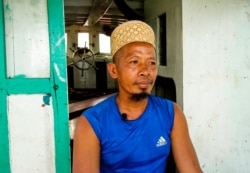 Mert Youb, a fisherman in Kampot province’s Teuk Chhou district, talks to VOA Khmer on October 3, 2021. (Lors Liblib/VOA Khmer)