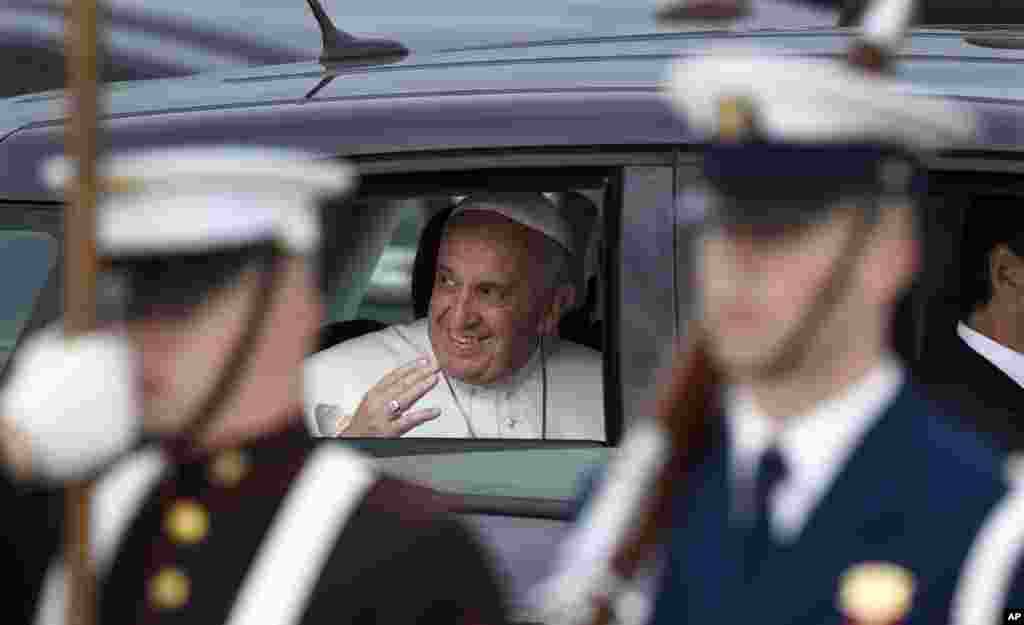 APTOPIX Pope