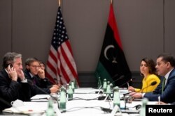 El secretario de Estado de EE. UU., Antony Blinken, reunido en Belín con el el primer ministro interino de Libia, Abdulhamid Dabaiba, tras una conferencia sobre Libia organizada por Alemania el 24 de junio de 2021.