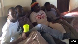 Amanye amalunga eTajamuka abotshwe ngoLwesine.