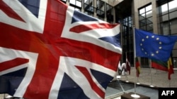 英国国旗和欧洲旗